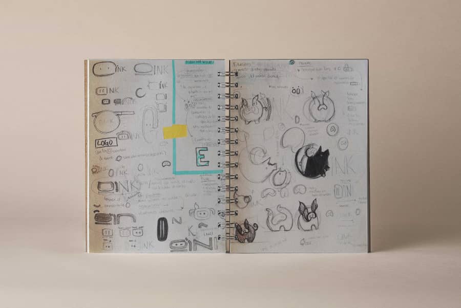 bocetos logo oink my god