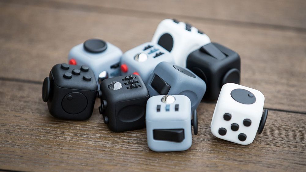 fidget cube ejemplo campaña kickstarter existosa fidget cube ejemplo campaña kickstarter existosa